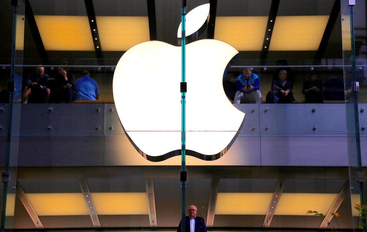 Apple Store | Tako kot pri drugih mejnikih je tudi Applov rekord pomemben predvsem s psihološkega vidika. | Foto Reuters