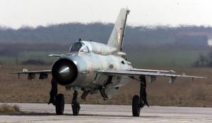 Hrvaško vojaško letalo strmoglavilo zaradi tehnične napake