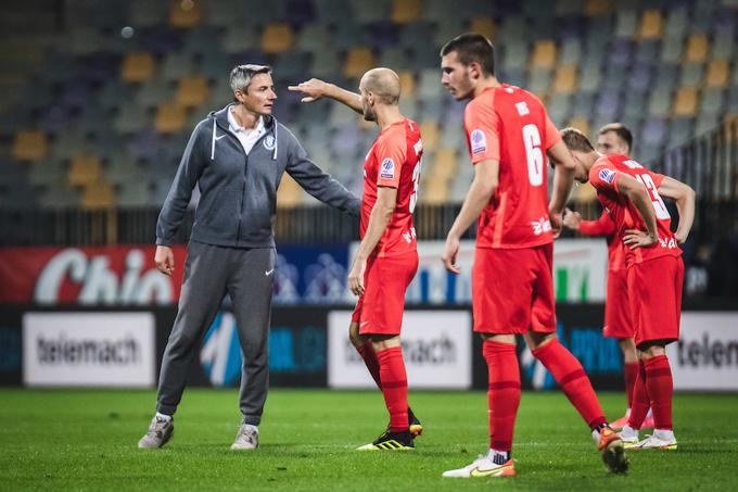 Trener Celja ni bil zadovoljen z uvodom v srečanje. | Foto: Blaž Weindorfer/Sportida