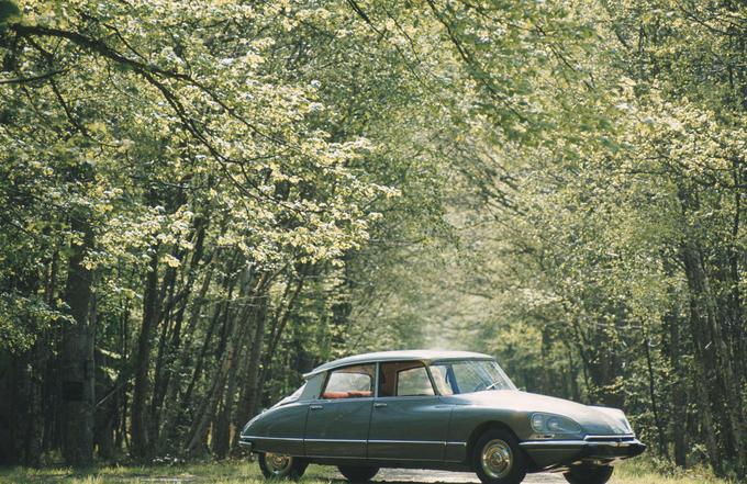 Ni jih malo, ki Citroënov avtomobil DS, pri nas poznan predvsem pod vzdevkom žaba, razglašajo za najlepšega vseh časov. | Foto: 