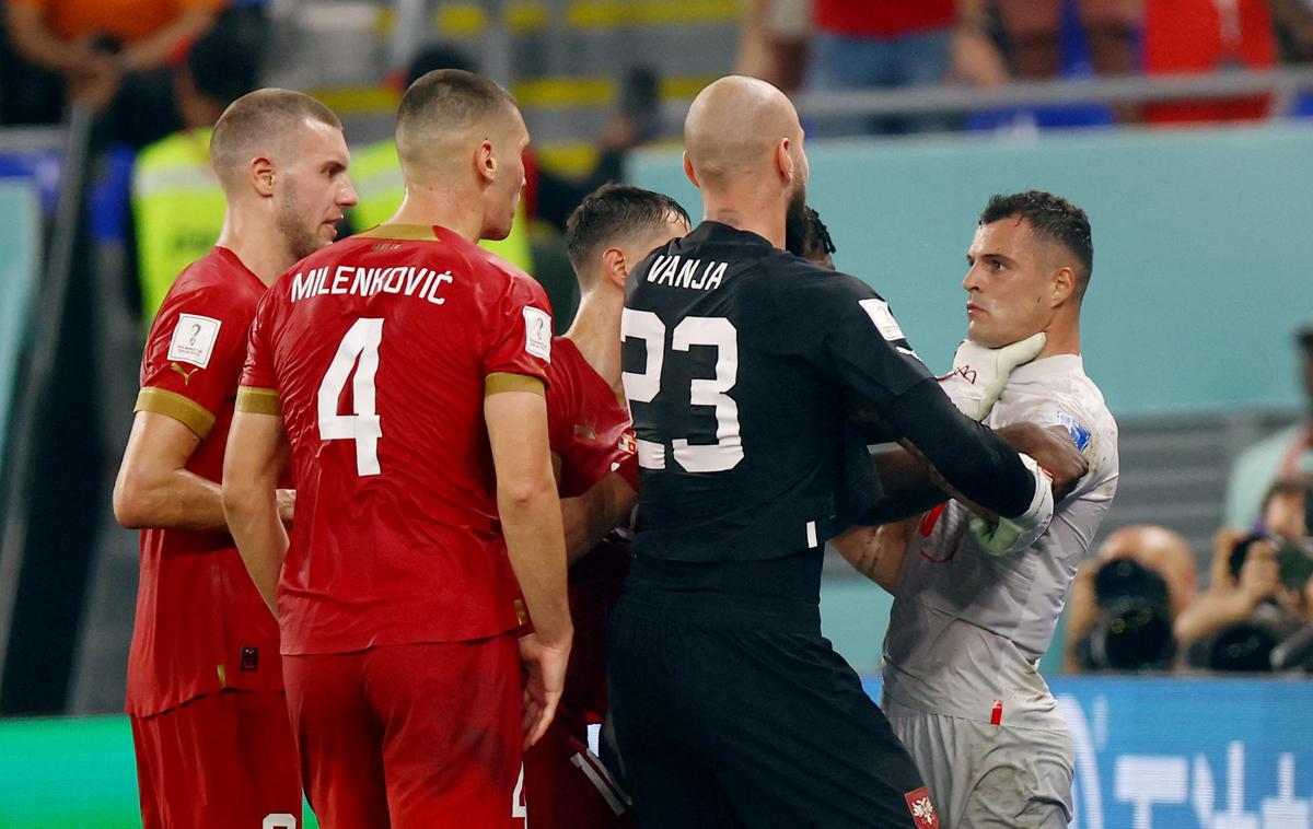 Srbija - Švica | Srbi so zaradi neprimernega vedenja igralcev in uradnih oseb ter diskriminacije prejeli denarno kazen in dodatno kazen zaprtja četrtine stadiona za naslednjo domačo mednarodno tekmo. | Foto Reuters
