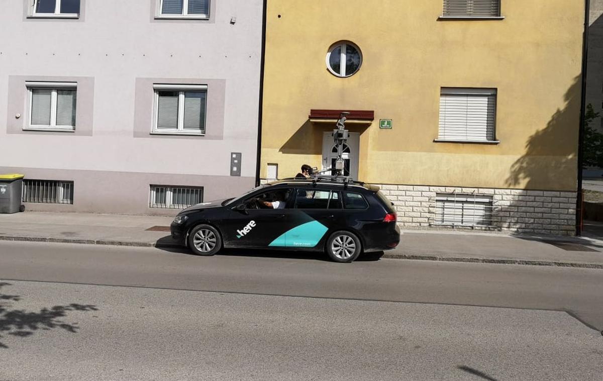 Here | Ta avtomobil podjetja Here smo fotografirali v Ljubljani, sodeč po objavah na družbenih omrežjih pa so jih opazili tudi drugod po Sloveniji. | Foto Siol.net