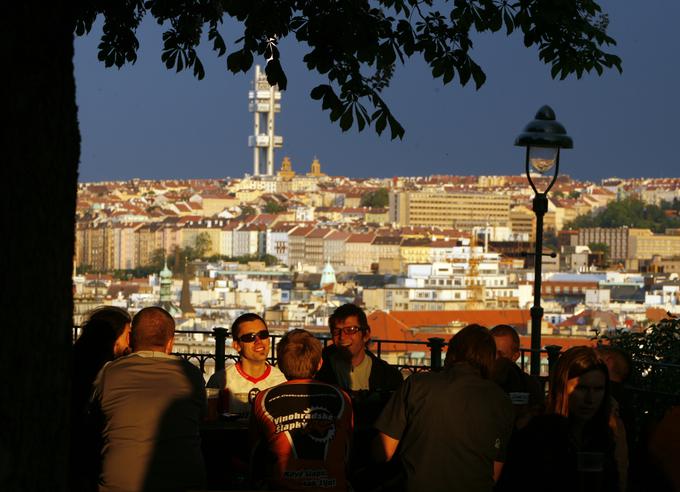 "Zaradi svoje bogate zgodovine je Praga izjemno zanimivo in krasno mesto, kar odtehta malo višje stroške," pravi Webrova. | Foto: Reuters