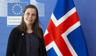 Na Islandiji zaradi plačne vrzeli stavka na tisoče žensk, tudi premierka