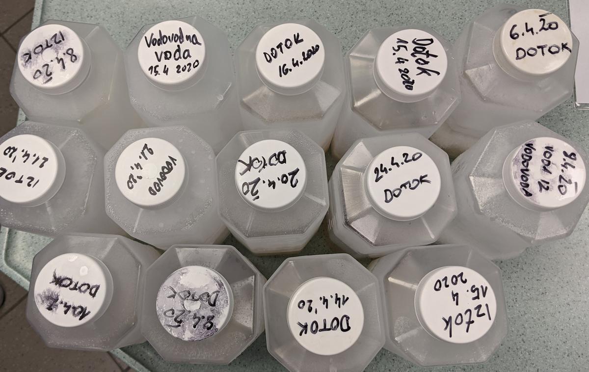 odpadne vode, analiza, SARS-CoV-2 | Vzorci odpadne vode iz čistilne naprave | Foto Nacionalni inštitut za biologijo