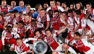 Ajax z De Boerom drugič zapored prvak