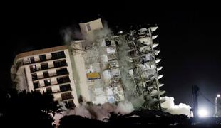 Število mrtvih po zrušenju stavbe v Miamiju naraslo na 90, med žrtvami trije otroci #video