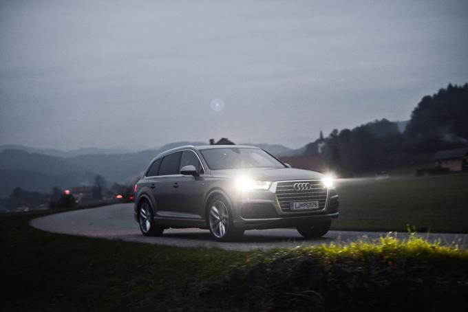 Audi Q7 - trenutni vrh Audijeve ponudbe Q. A8 bo bolj športen in prestižen. | Foto: Ciril Komotar