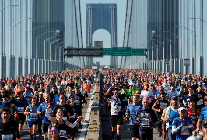 V New Yorku je teklo prek 52.000 tekačev. | Foto: Reuters