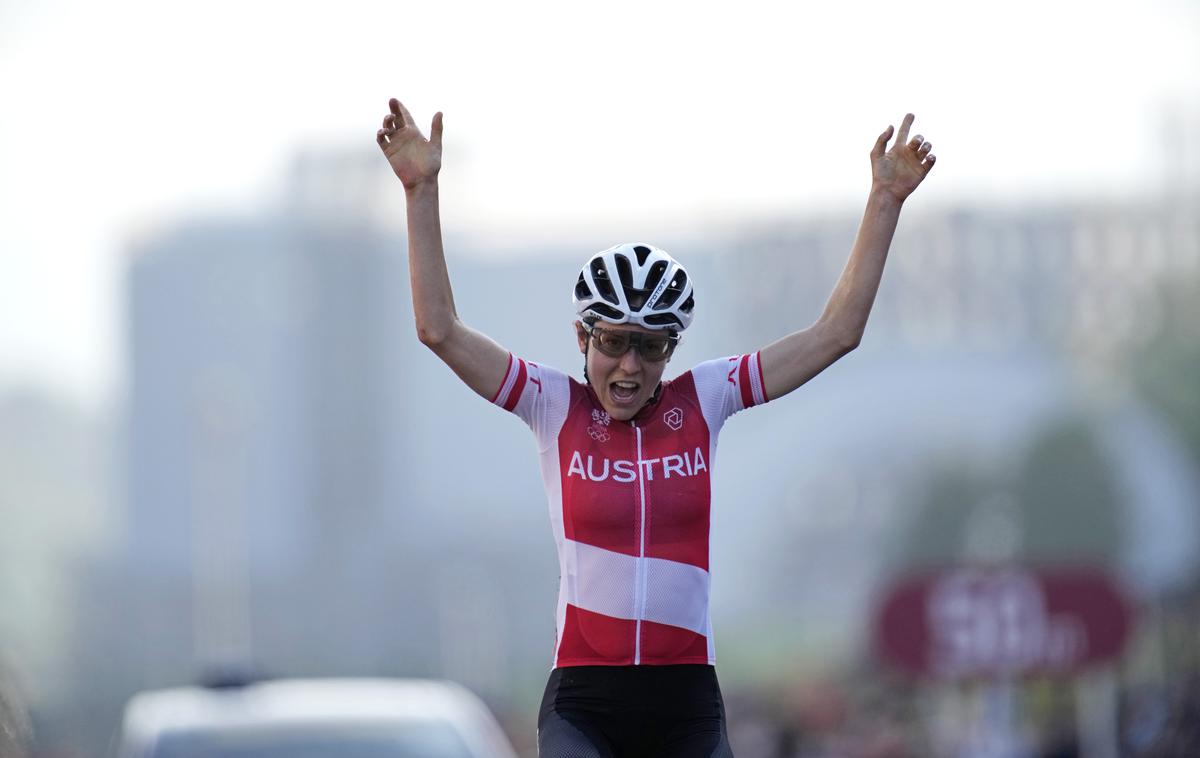 Anna Kiesenhofer | Anna Kiesenhofer je poskrbela za veliko presenečenje na cestni dirki, na kateri so bile favorizirane Nizozemke. | Foto Reuters