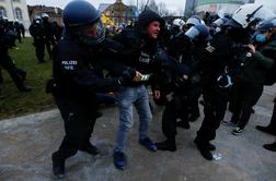 Po množičnem protestu kritike na račun nemške policije