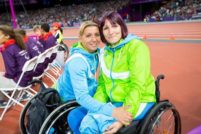 S prijateljico Tatjano Majcen Ljubič na svojih drugim paraolimpijskih igrah v Londonu leta 2012. | Foto: Vid Ponikvar