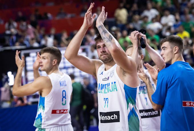 Slovenski košarkarji so z zmago odprli evropsko prvenstvo. | Foto: Vid Ponikvar
