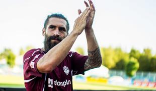 Razburljivo dogajanje v Mariboru ponudilo šest golov in remi