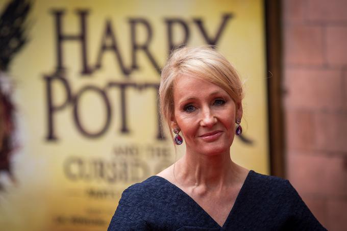 Rowlingova je tokrat pisanje prepustila drugim. | Foto: Getty Images