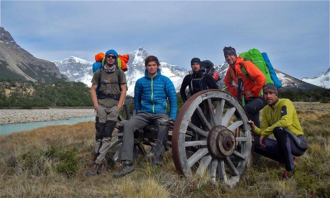 Slovenski alpinisti so konec leta 2015 v Patagoniji v enem dnevu preplezali dve prvenstveni smeri. Obe v alpskem slogu.  | Foto: 