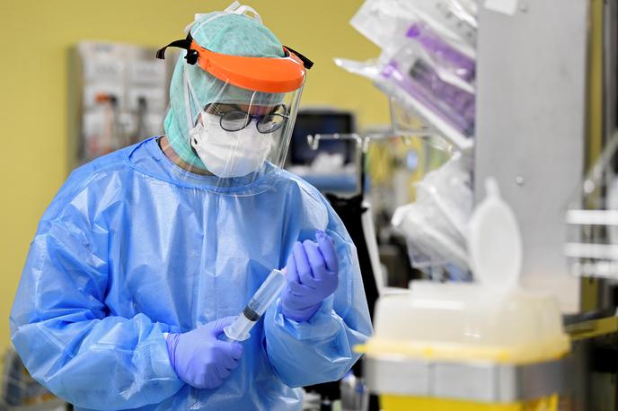 Italija koronavirus | V Lombardiji je z novim koronavirusom še vedno okuženih 20 tisoč ljudi. | Foto Reuters