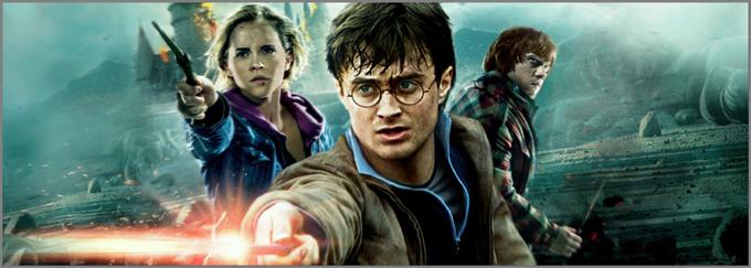 Sirota Harry Potter (Daniel Radcliffe), kreacija pisateljice J. K. Rowling, na svoj 11. rojstni dan izve, da je sin mogočnih čarovnikov in ima tudi sam edinstvene sposobnosti čaranja. Na šoli za čarovnike Bradavičarka ga čaka pustolovščina, kakršne še ni doživel … • Vseh osem filmov je na voljo v videoteki DKino in na HBO OD/GO, na programu HBO* pa si jih lahko ogledate vsako soboto in nedeljo.

 | Foto: 