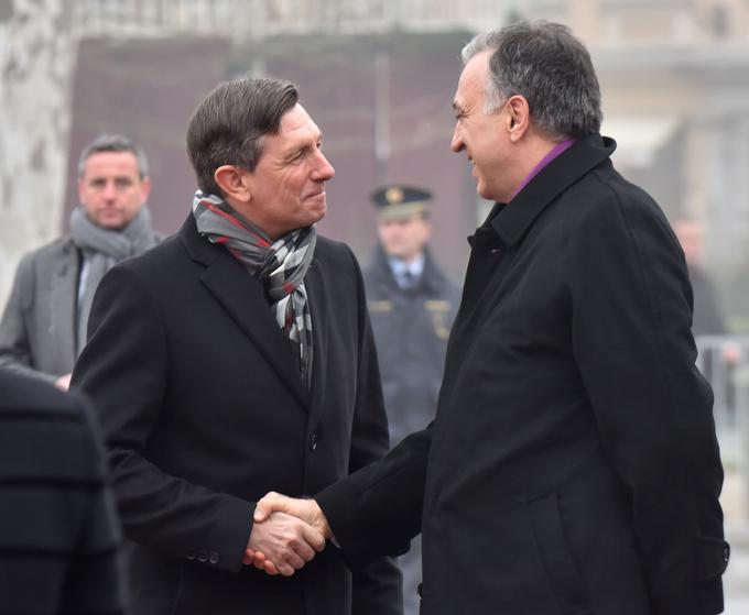 Pahor je spomnil, da ima Črna gora pri približevanju EU in Nato trdno podporo Slovenije, za kar se je Vujanović na novinarski konferenci zahvalil ter izrazil pričakovanje, da se bo to sodelovanje oziroma pomoč tudi na ekspertni ravni nadaljevala. | Foto: Bobo
