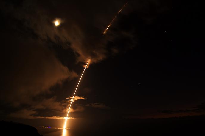 Izstrelitev, raketa, balistična raketa, izstrelek | Raketa je padla v morje zunaj japonske izključne gospodarske cone. | Foto Wikimedia Commons