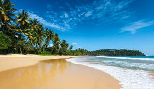 Priljubljeni tropski otok po desetih mesecih spet odprt za turiste
