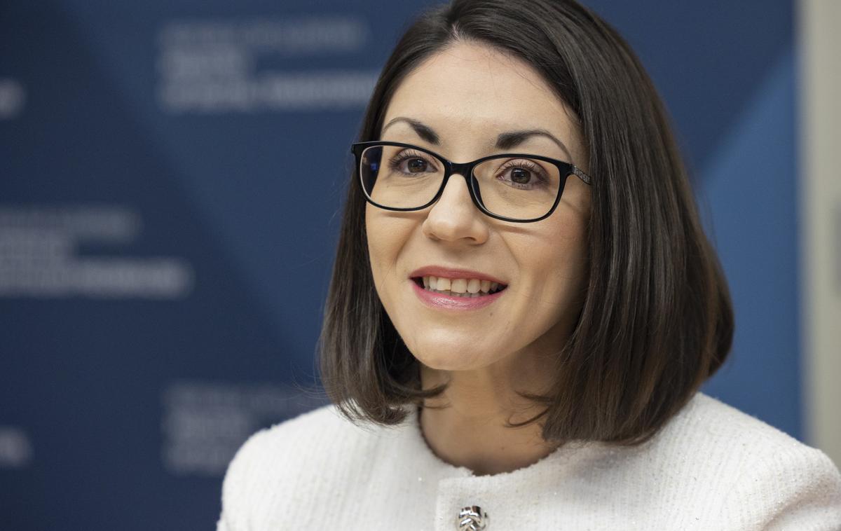 Emilija Stojmenova Duh | Emilija Stojmenova Duh je zavrnila očitke, da je bil nakup računalnikov nesmotrn in netransparenten, zavrnila je tudi očitke o neodgovornem delu. | Foto STA