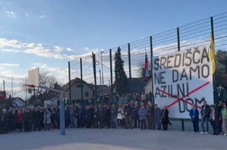 Protest proti gradnji azilnih domov na Obrežju in v Središču ob Dravi #video