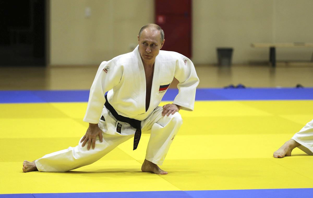 Vladimir Putin | Vladimirju Putinu so se odrekli tudi judoisti.  | Foto Guliverimage