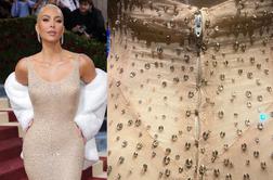 Kim Kardashian poškodovala kultno obleko Marilyn Monroe