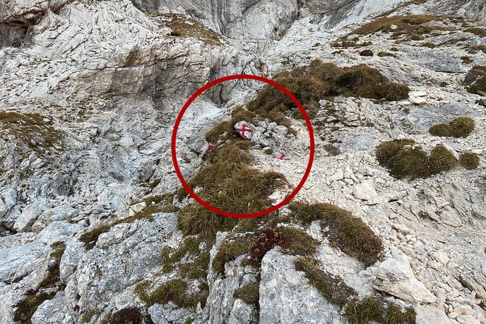 pzs fake oznake | Na dostopu do jugovzhodne stene Planjave so se pojavile neprimerne oznake, kar na Planinski zvezi Slovenije ostro obsojajo.