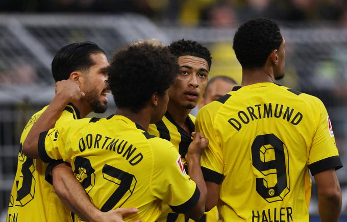 Borussia Dortmund je prevzela vodstvo. Lahko prekine niz kar desetih zaporednih naslovov Bayerna? | Foto: Reuters