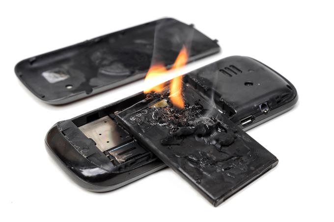 Zmogljivost baterije je lahko padla, izključeni niso bili niti ognjeni zublji in celo eksplozije. | Foto: Thinkstock
