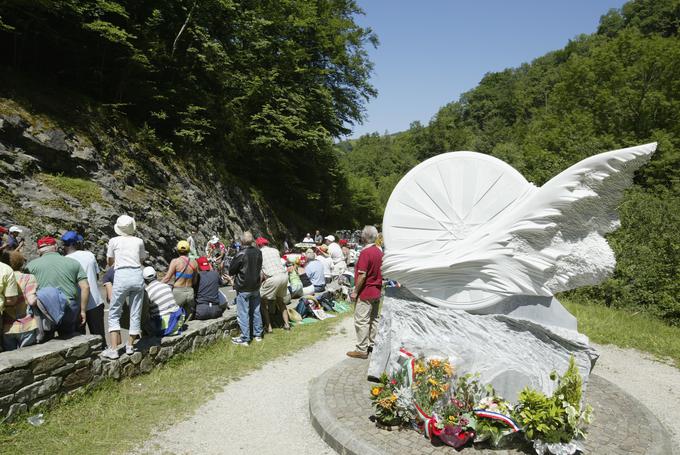 Spomenik v spomin Casartelliju ima mnogo simbolnih pomenom. | Foto: Getty Images