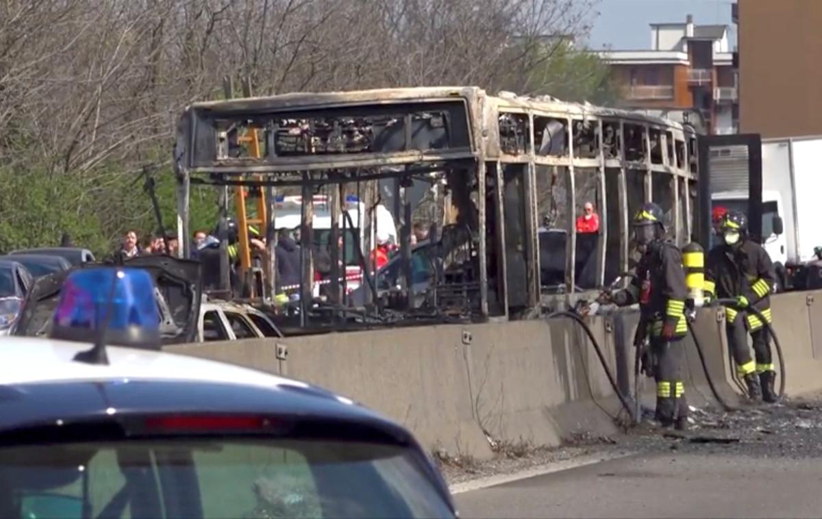 zažig avtobusa | Foto Reuters