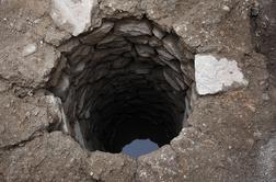 V vodnjaku v okolici Metlike našli moško truplo, truplo tudi v Šentjurju 