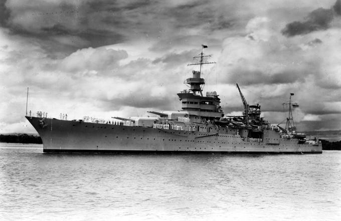 USS Indianapolis je bila 186 metrov dolga ameriška vojna ladja. Japonci so jo potopili 30. julija leta 1945. | Foto: Reuters
