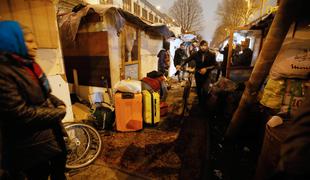 Blizu Pariza prisilno izselili prebivalce romskega naselja