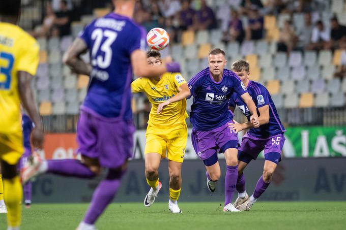 Vedno dramatičen obračun Maribora in Domžal se je končal z 1:1. | Foto: Miloš Vujinović/Sportida