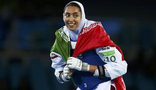 Edina nosilka olimpijske kolajne zbežala iz Irana