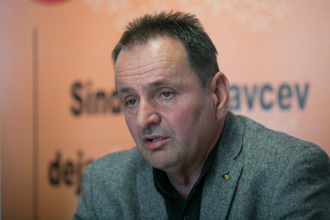 Skubinu je na položaj pomagal tudi predsednik Sindikata delavcev dejavnosti energetike (SDE) Branko Sevčnikar. | Foto: Klemen Korenjak