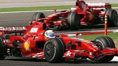 Ferrari ublažil zaostanek za McLarnom