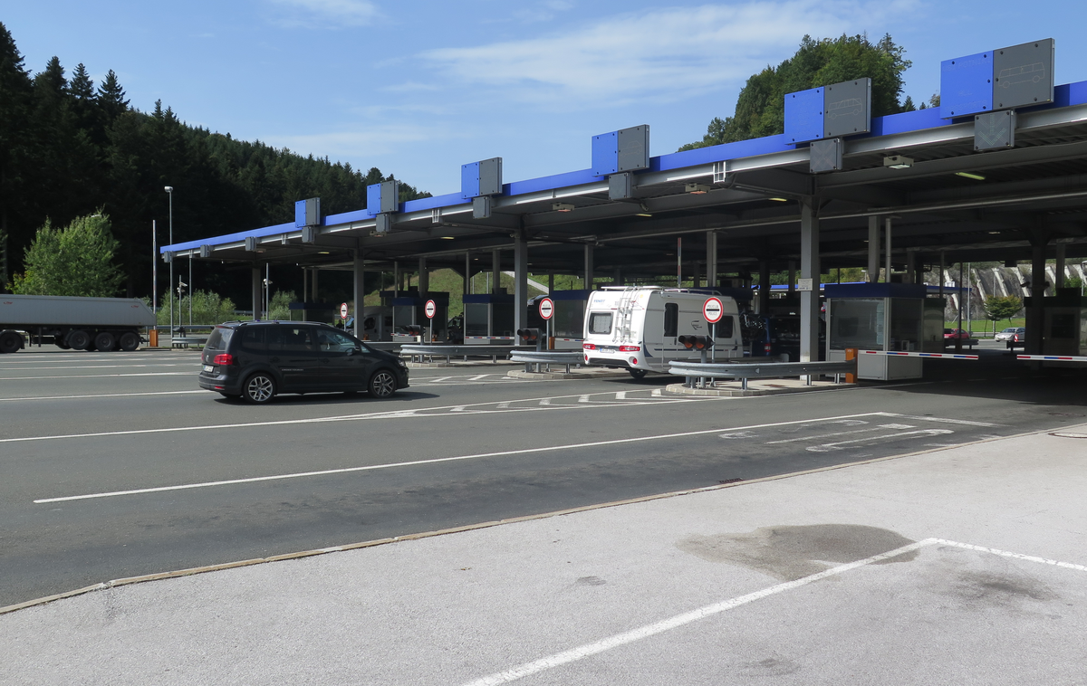 Gruškovje | Na mejnem prehodu Gruškovje čakajo vozniki za vstop v Slovenijo dve uri. | Foto STA