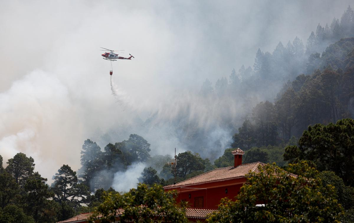 Tenerife | Požar je izbruhnil v času, ko je Kanarske otoke zajel vročinski val. | Foto Reuters