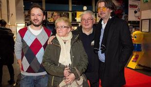 Magnifico na premiero pripeljal očeta, mamo in brata (foto)