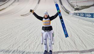 Slovenska petnajstletnica v Lillehammerju do rumene majice