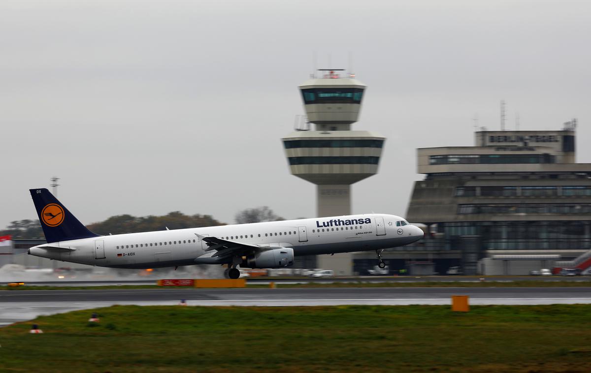 Lufthansa | Lufthansa je zaradi stavke odpovedala tudi vse današnje polete v Frankfurt in München z Brnika. | Foto Reuters