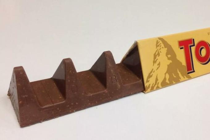 Tako je v Veliki Britaniji videti čokoladica Toblerone po brexitu.  | Foto: Twitter - Voranc