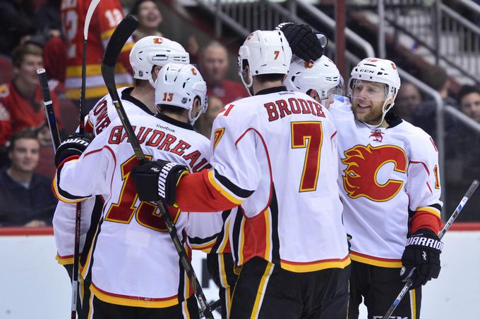 Hokejisti Calgaryja so se izkazali v igri z igralcem več. | Foto: Reuters