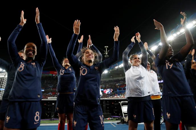 francoska reprezentanca | Francozinje so na prvi tekmi slavile s 4:0. | Foto Reuters