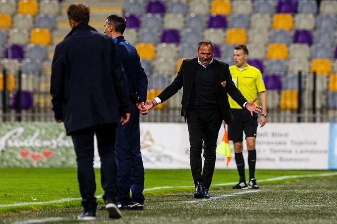 Darko Milanič, trener Maribora, med tekmo ni bil najbolj zadovoljen. | Foto: Grega Valančič/Sportida